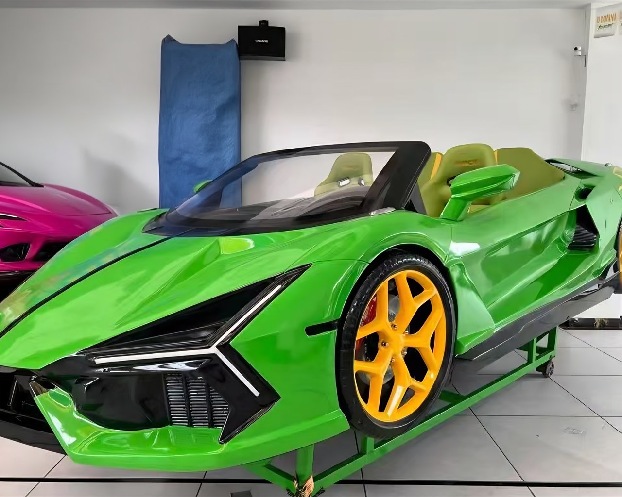 Green Veloce Series water supercar